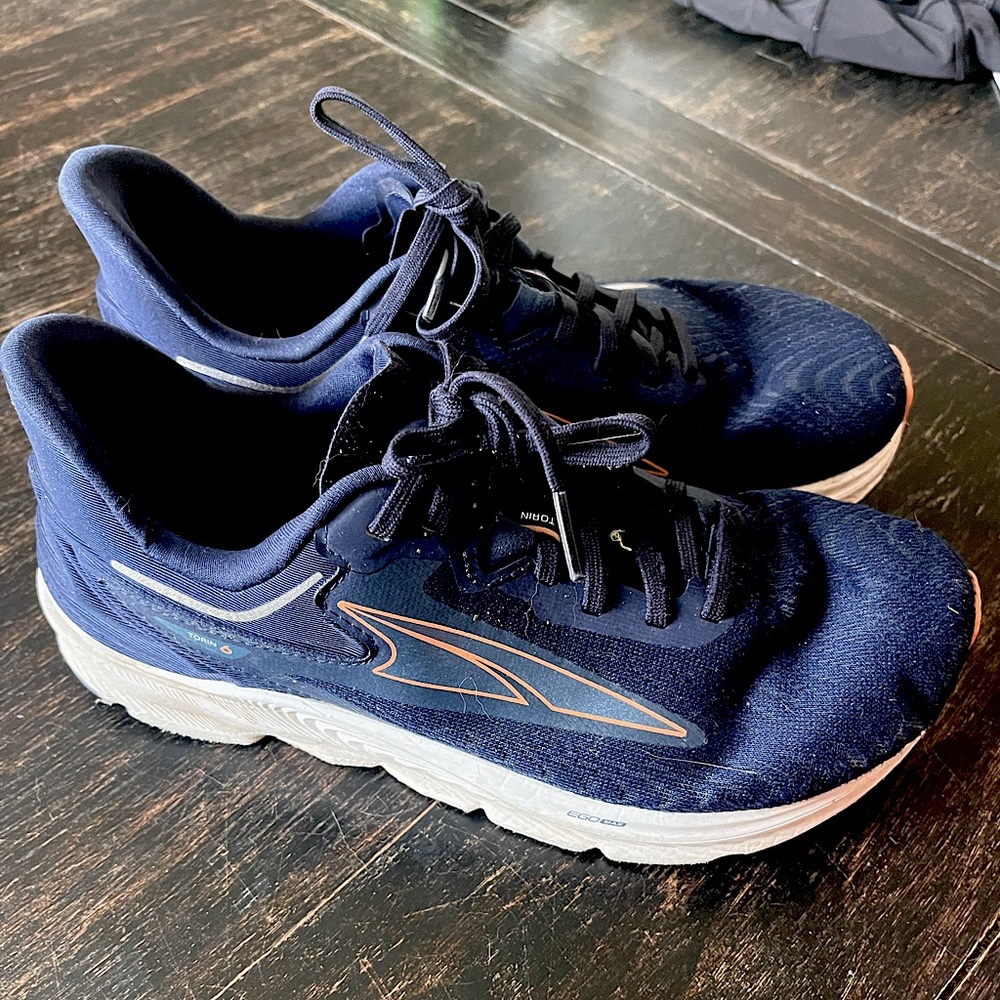 ALTRA Navy/Coral Torin 6 Running Sneakers 7.5